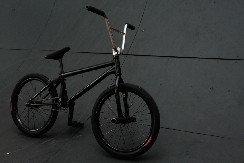 Schogn Lee Bike Check - May 2013 - S&M Intrikat 