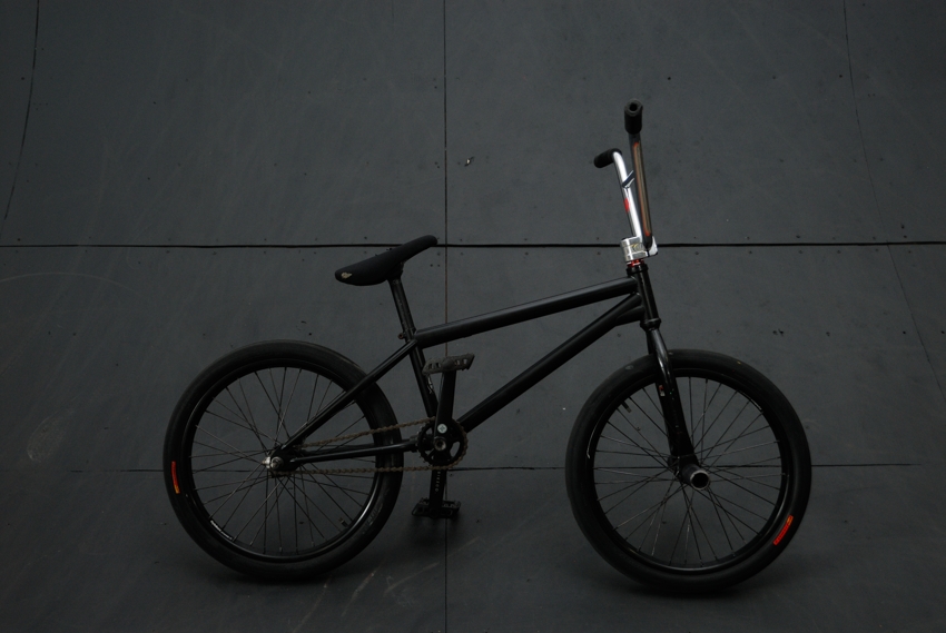 Schogn Lee Bike Check - May 2013 - S&M Intrikat 