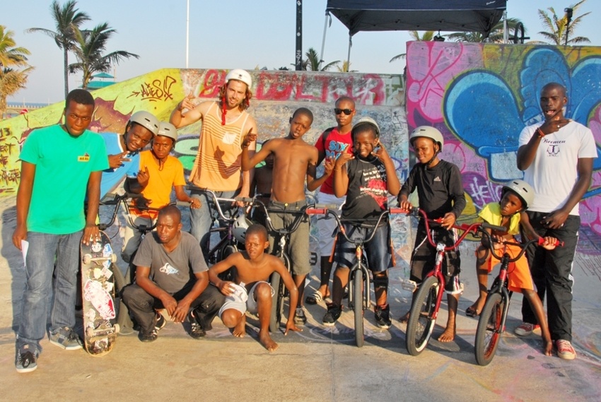 Makl and his iSithumba Sportgarten crew at the Beach Park.