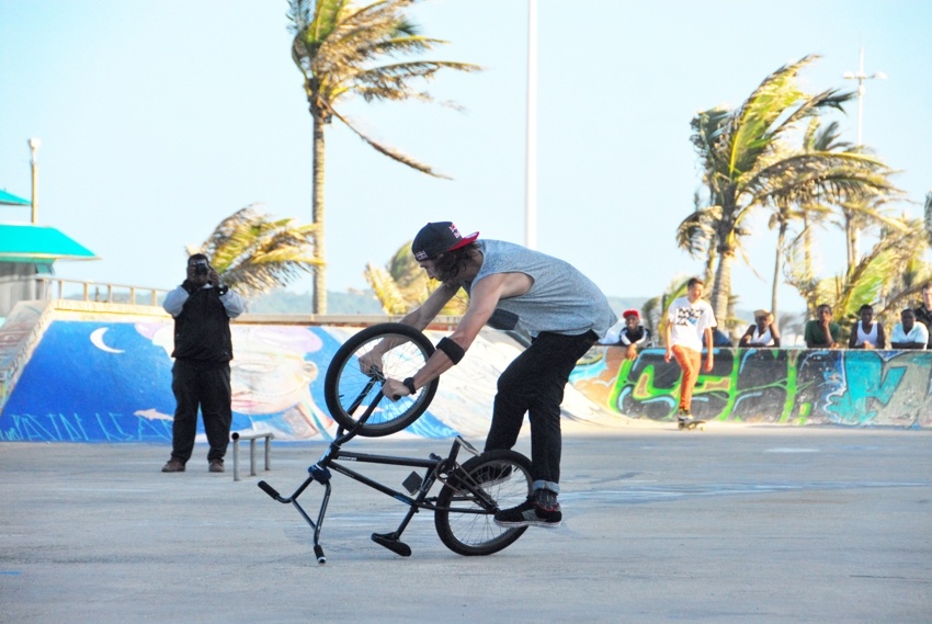 Viki @ Beach Park. #bmxplore sessions