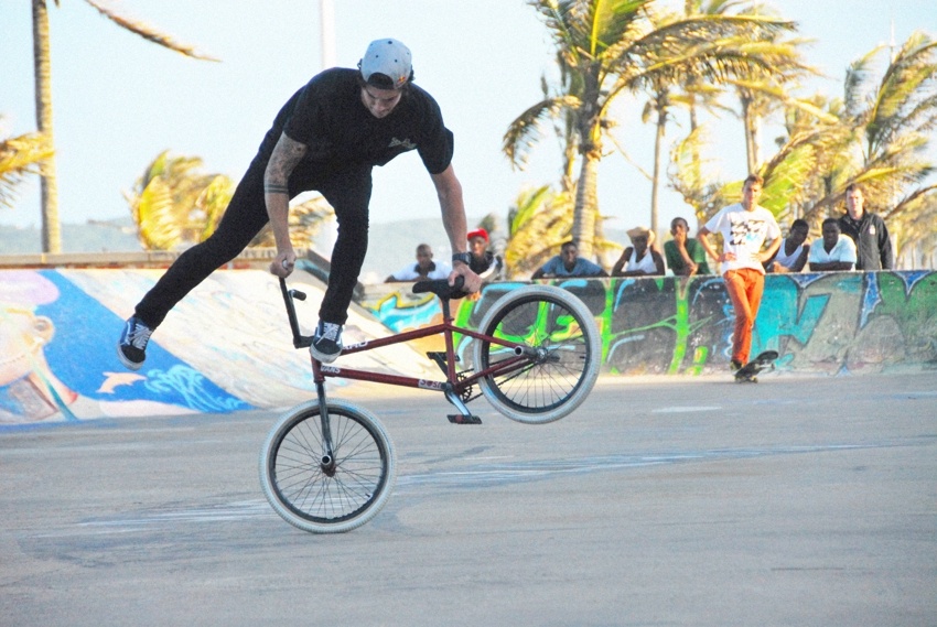 Matthias @ Beach Park. #bmxplore sessions