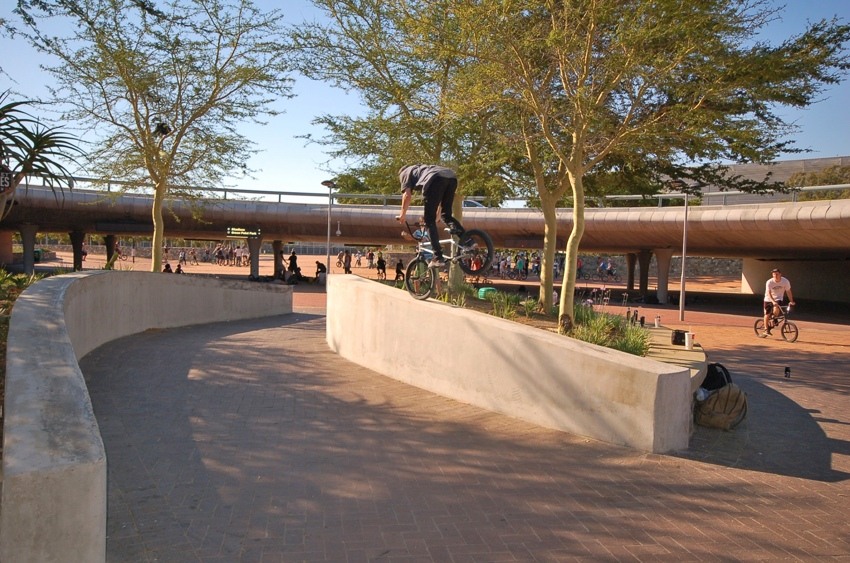 The Street Series  - Ed Zunda - Nollie Smith to Nose Manual over to Bar Spin