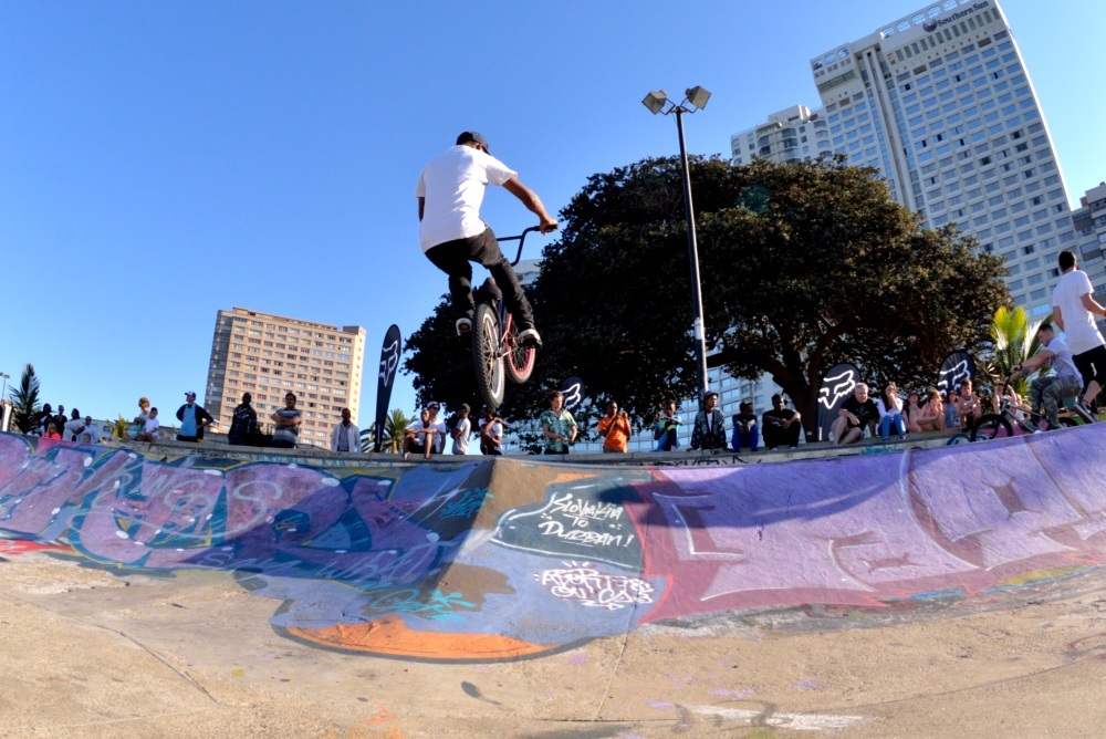 Sbo rolling fakie all over the please. Oh and his 'Zulu whips' are on point!