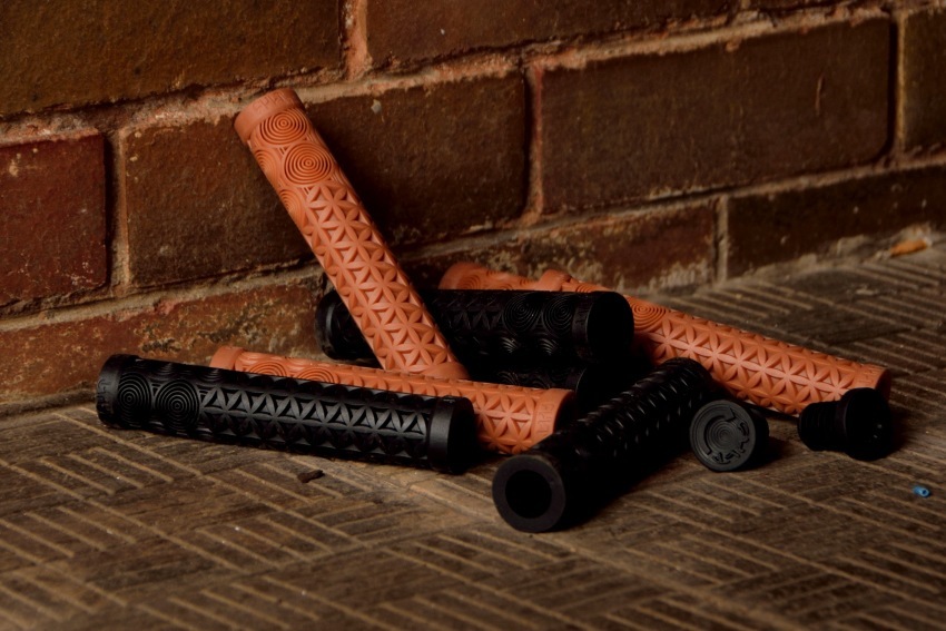 Cult AK grips. Black or Gum with pc bar ends.  >click here