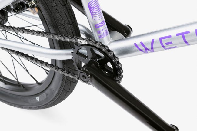 Wethepeople - Versus - Hologram Silver - 20.65"