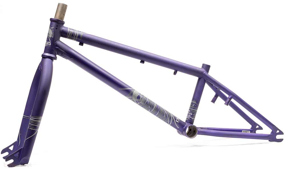 Wethepeople Crysis Frame + Fork - Flat Purple 20.6