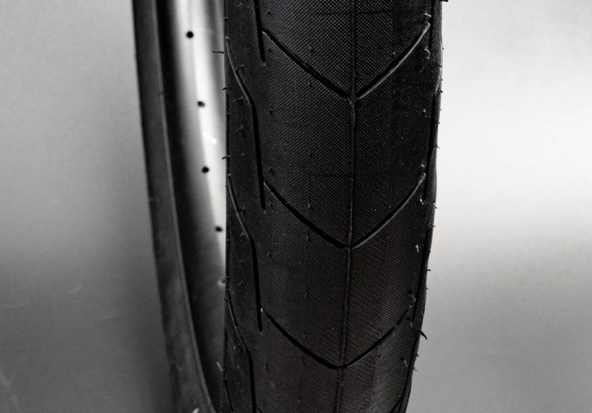 Eclat Decoder Tyre - Black 2.4