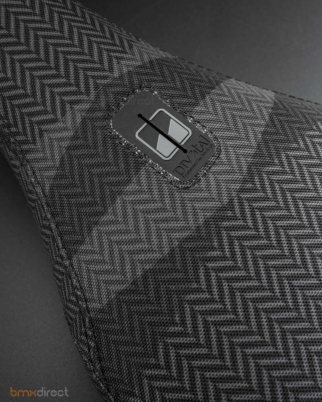 Merritt Billy Perry Sig Seat - Black