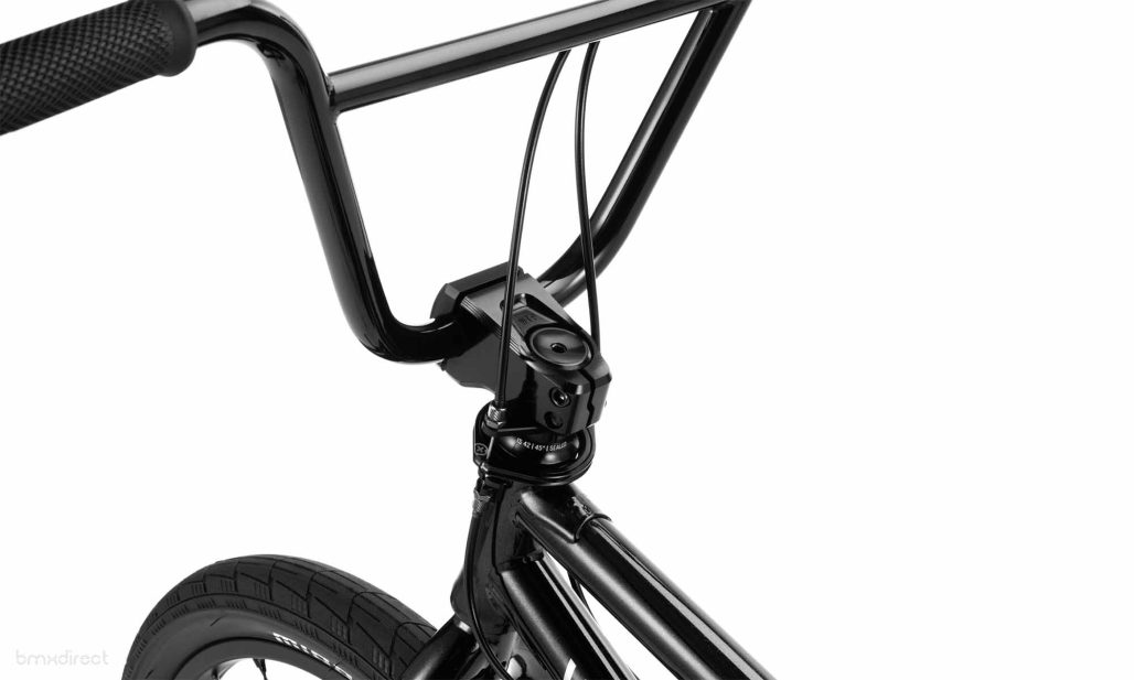 Wethepeople Versus Complete Bike - Cassette - 20.65"