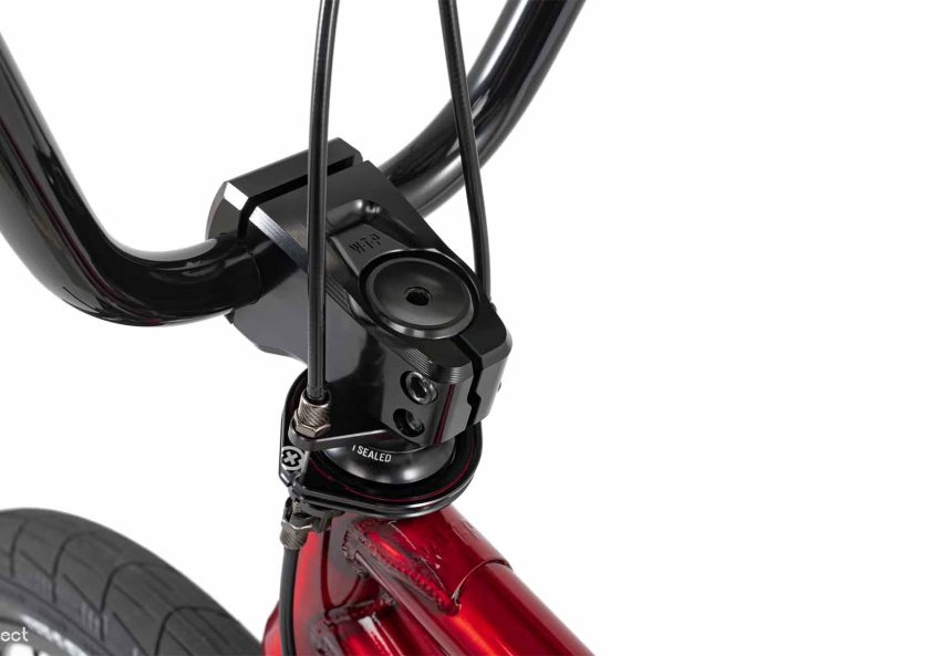 Wethepeople Versus Complete Bike - Cassette - Translucent Red 20.65
