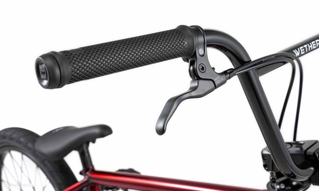 Wethepeople Versus Complete Bike - Cassette - Translucent Red 20.65"