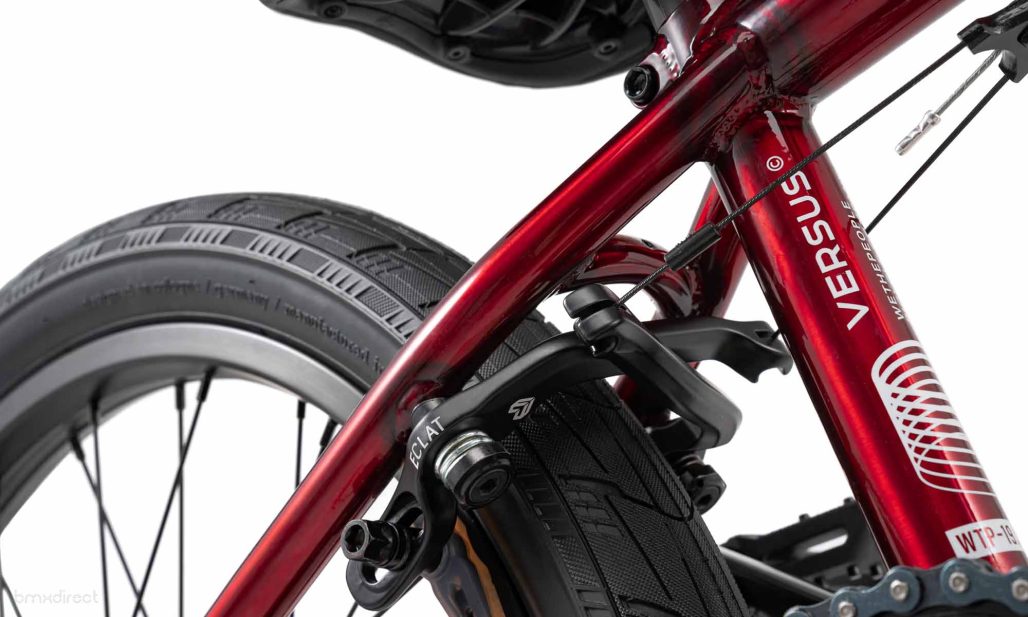 Wethepeople Versus Complete Bike - Cassette - Translucent Red 20.65"