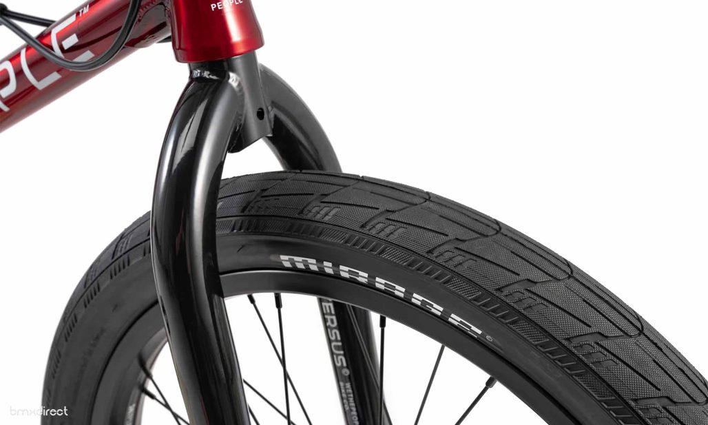 Wethepeople Versus Complete Bike - Cassette - Translucent Red 20.65"