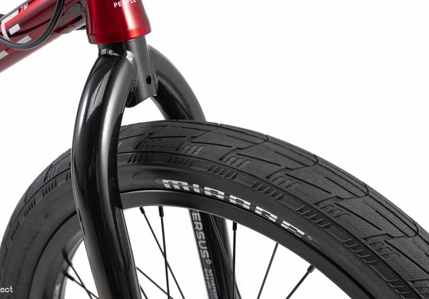 Wethepeople Versus Complete Bike - Cassette - Translucent Red 20.65
